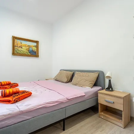 The Right Choice 20 Apartment